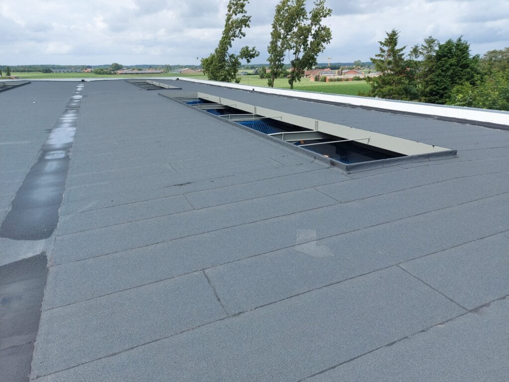 EPDM dakbekleding voor plat dak met dakluiken- Vlamdak